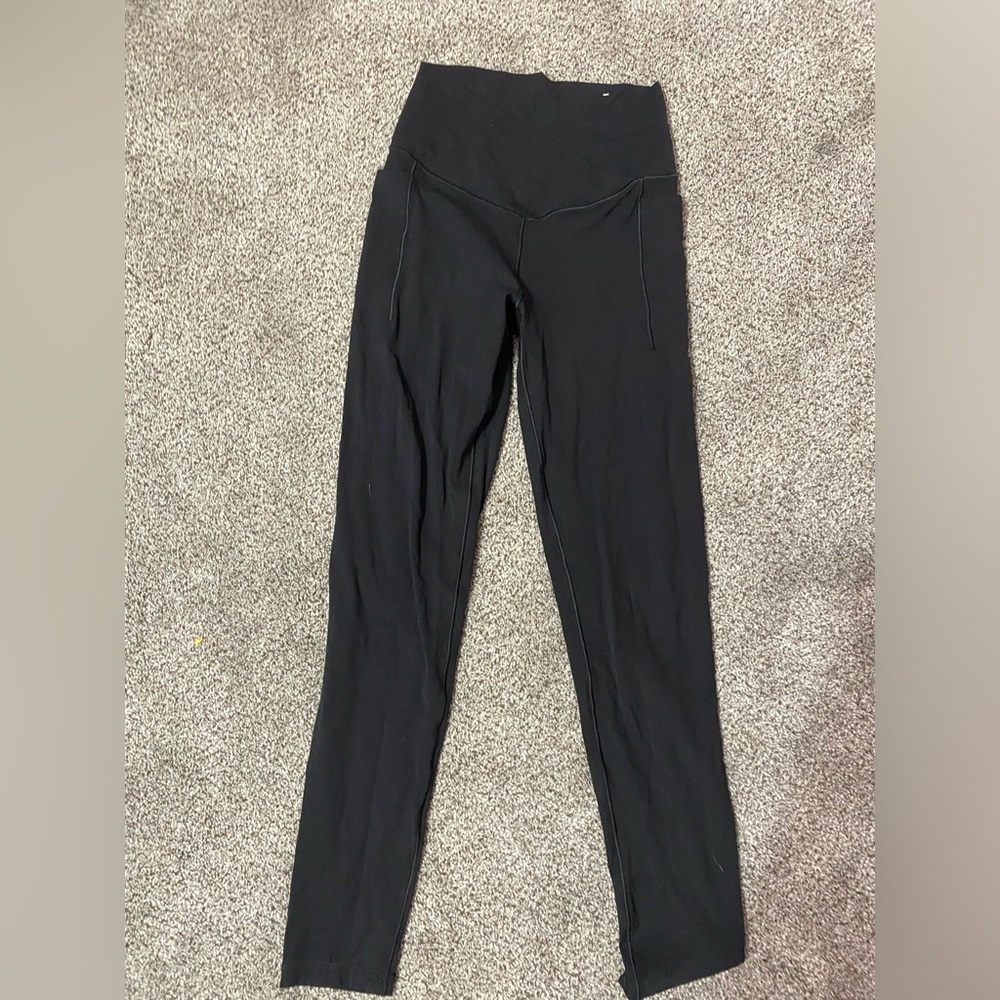 Black aerie crossover leggings w pockets